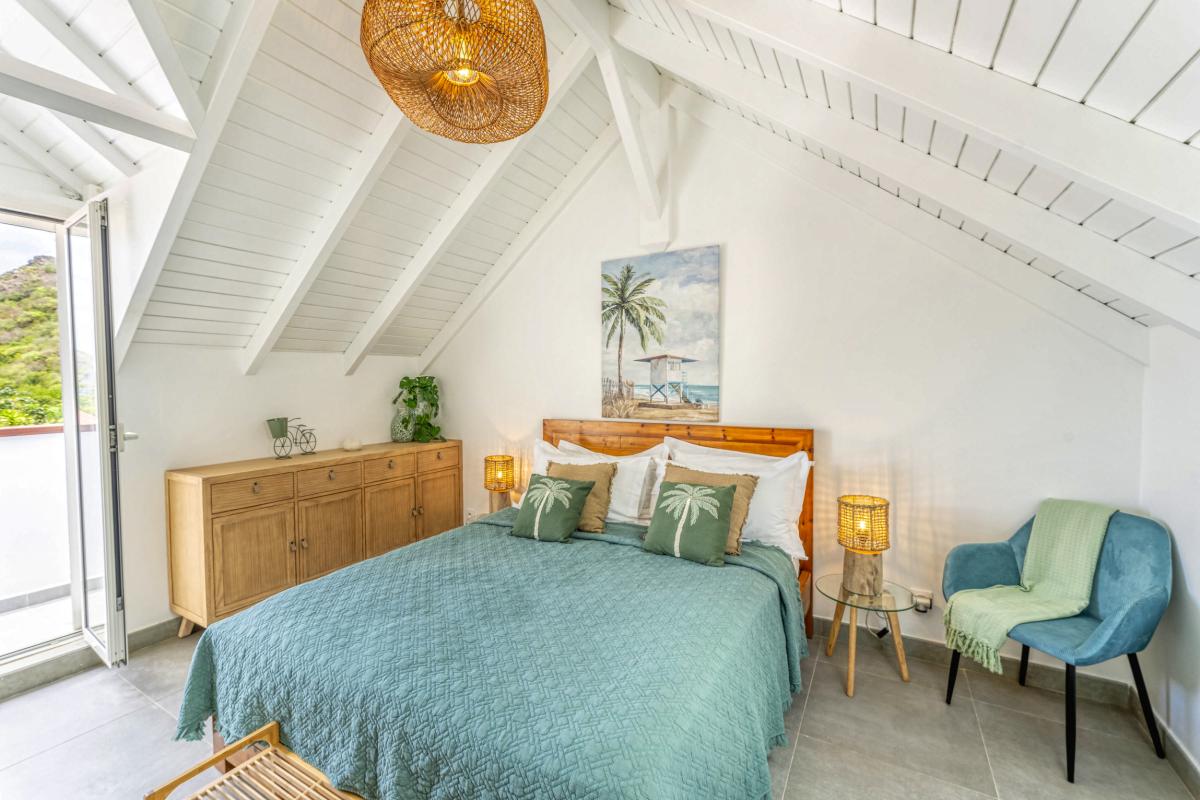 18.A louer villa avec piscine et Terre de haut Les Saintes